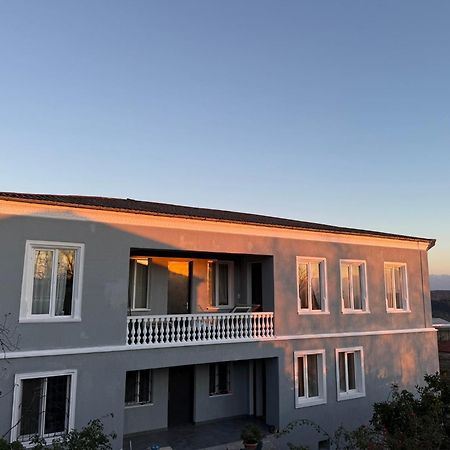 Guest House T&N Kutaisi Eksteriør billede